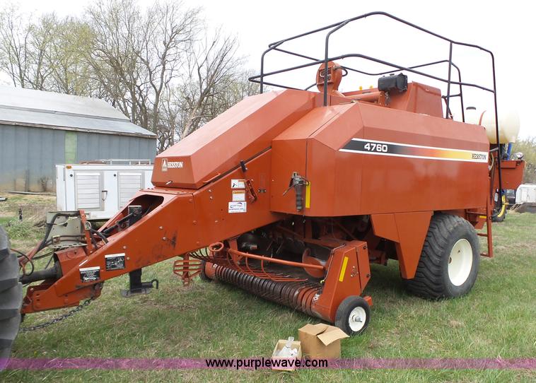 image for item L6290 2002 Hesston 4760 square baler