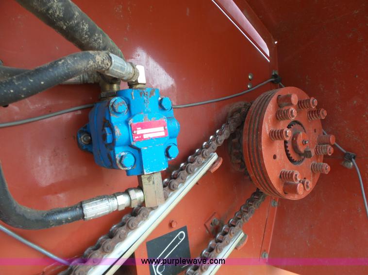 image for item L6290 2002 Hesston 4760 square baler