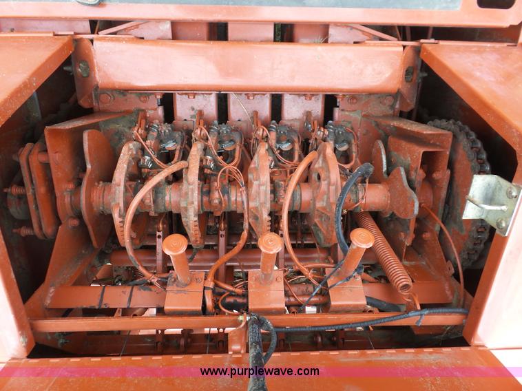 image for item L6290 2002 Hesston 4760 square baler