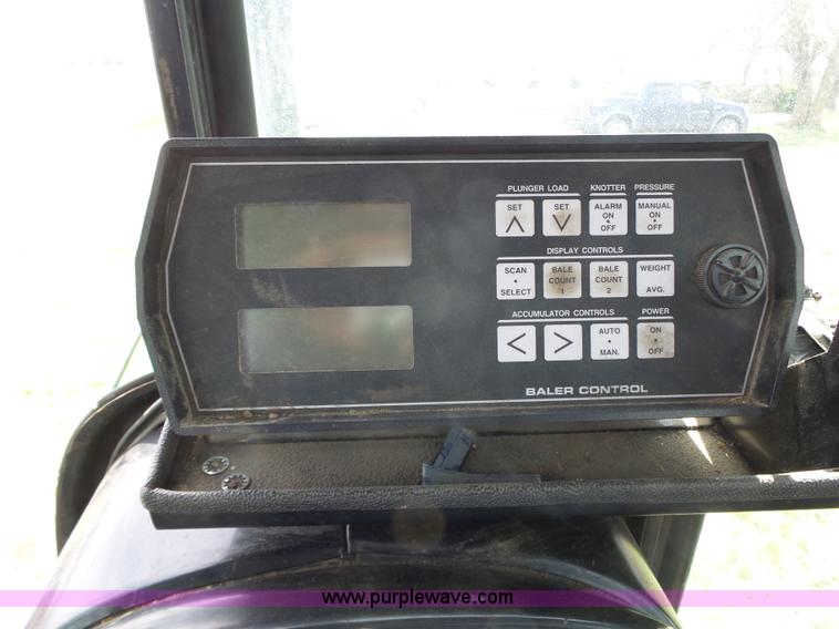image for item L6290 2002 Hesston 4760 square baler
