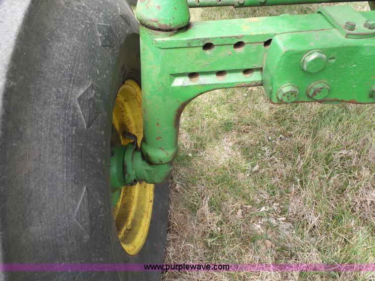 image for item L6291 1978 John Deere 4440 tractor