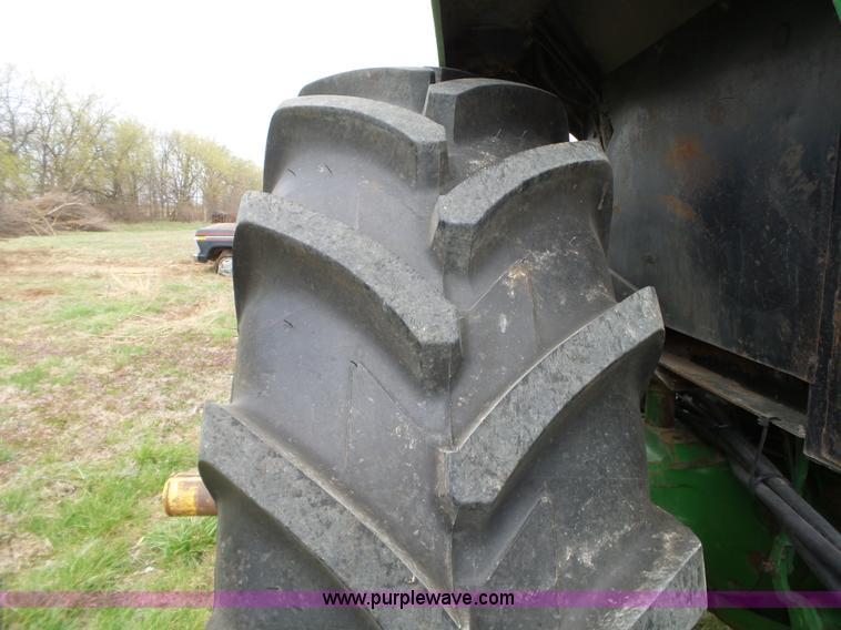 image for item L6291 1978 John Deere 4440 tractor