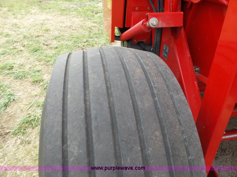 image for item L6293 2013 Massey-Ferguson Hesston 2846A round baler