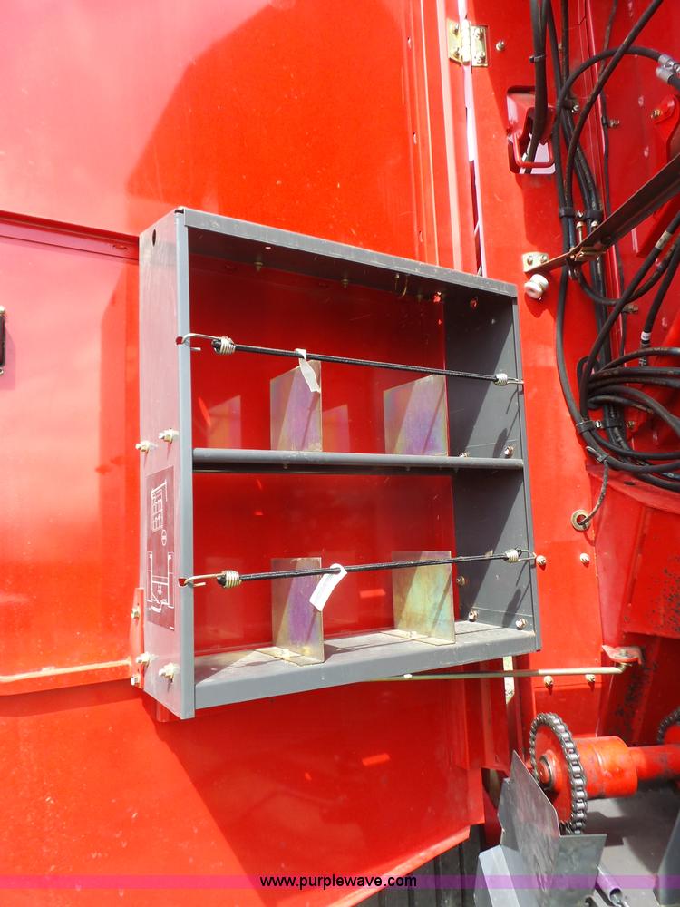 image for item L6293 2013 Massey-Ferguson Hesston 2846A round baler