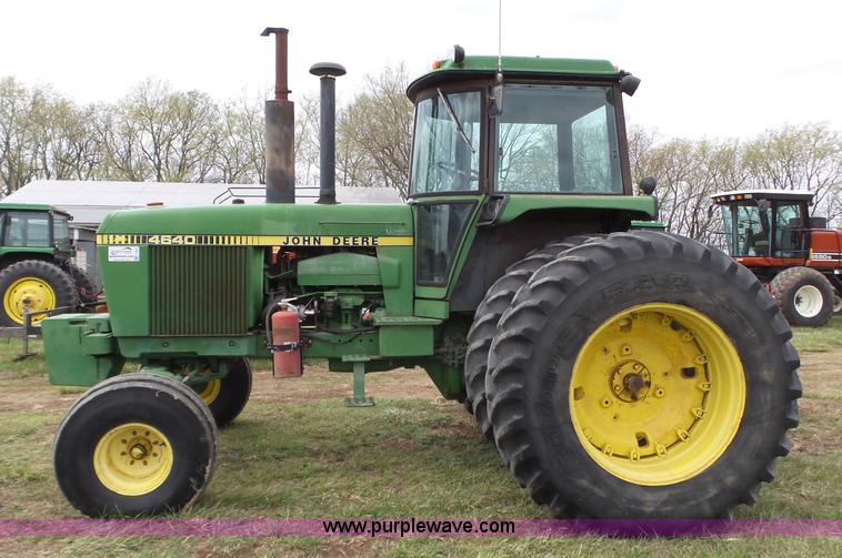 image for item L6294 1978 John Deere 4640 tractor