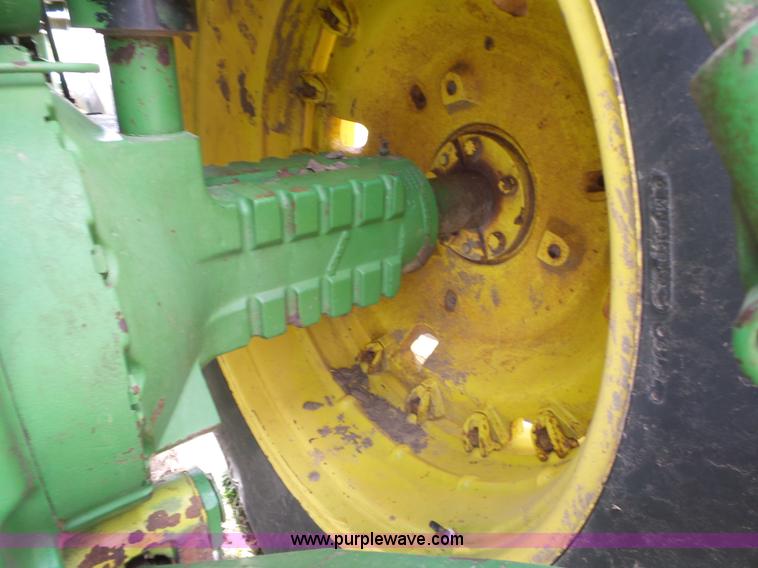 image for item L6294 1978 John Deere 4640 tractor