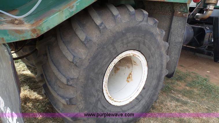 image for item L6529 1996 International 2554 Loral Magnum Air Max V applicator truck