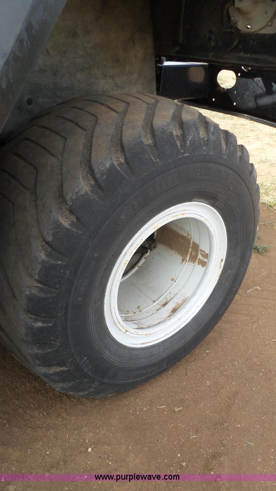 image for item L6529 1996 International 2554 Loral Magnum Air Max V applicator truck