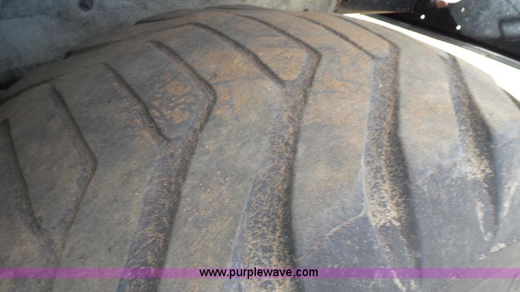 image for item L6529 1996 International 2554 Loral Magnum Air Max V applicator truck