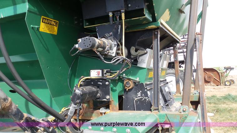 image for item L6529 1996 International 2554 Loral Magnum Air Max V applicator truck