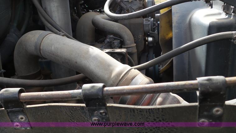 image for item L6529 1996 International 2554 Loral Magnum Air Max V applicator truck