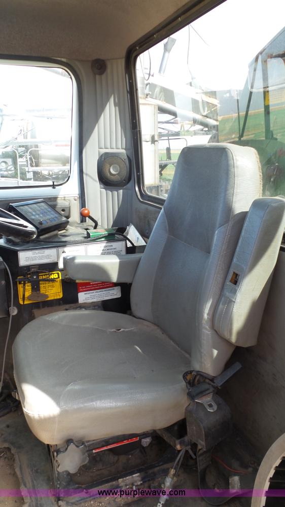 image for item L6529 1996 International 2554 Loral Magnum Air Max V applicator truck