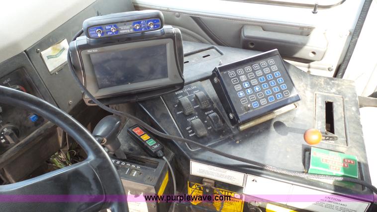 image for item L6529 1996 International 2554 Loral Magnum Air Max V applicator truck