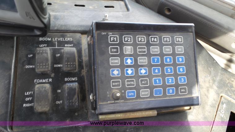 image for item L6529 1996 International 2554 Loral Magnum Air Max V applicator truck