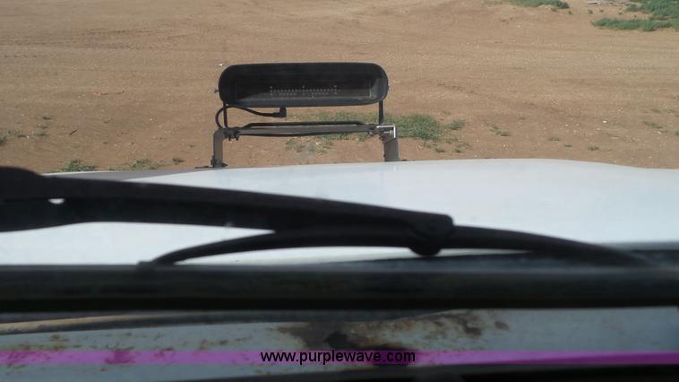 image for item L6529 1996 International 2554 Loral Magnum Air Max V applicator truck