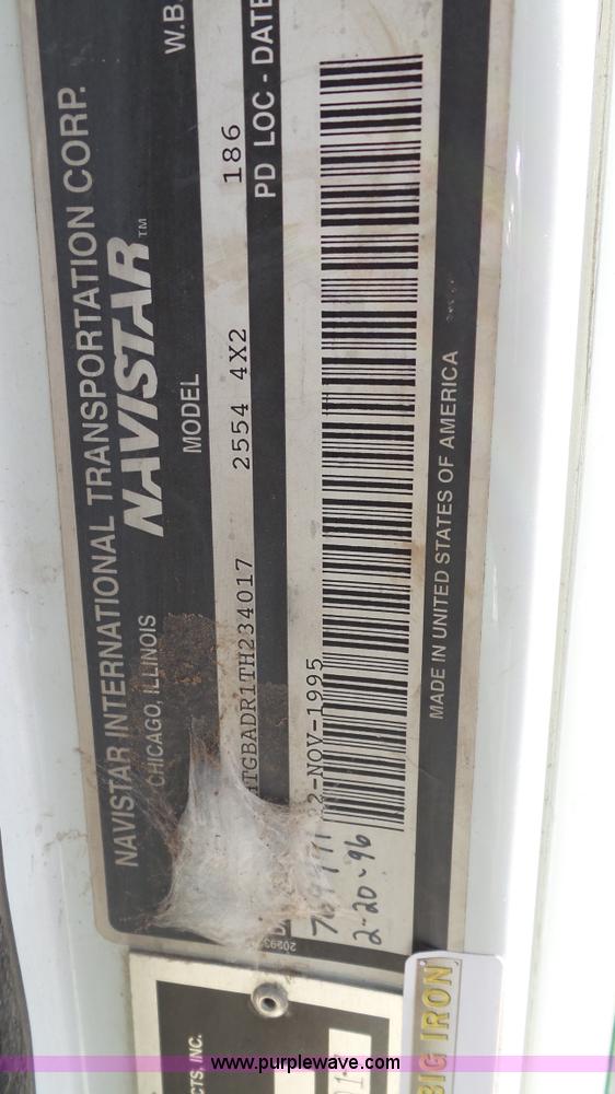 image for item L6529 1996 International 2554 Loral Magnum Air Max V applicator truck