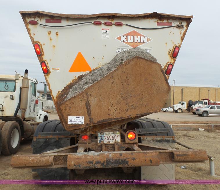 image for item L7264 1986 Mack R688ST manure spreader truck