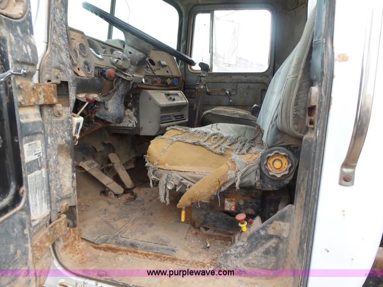 image for item L7264 1986 Mack R688ST manure spreader truck