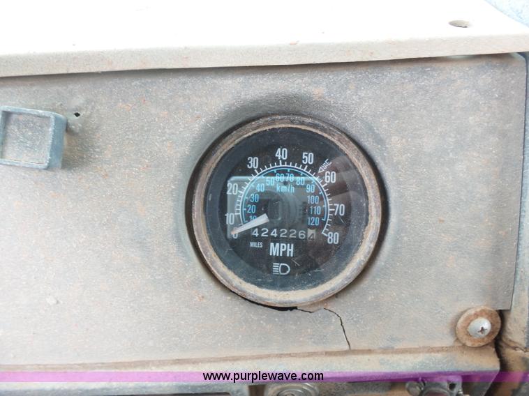 image for item L7264 1986 Mack R688ST manure spreader truck