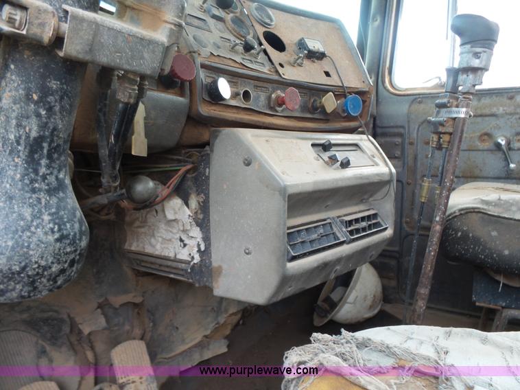 image for item L7264 1986 Mack R688ST manure spreader truck