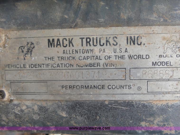 image for item L7264 1986 Mack R688ST manure spreader truck