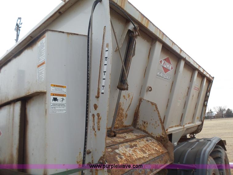 image for item L7264 1986 Mack R688ST manure spreader truck