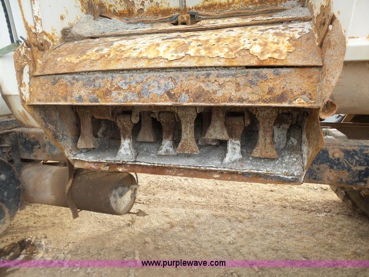 image for item L7264 1986 Mack R688ST manure spreader truck