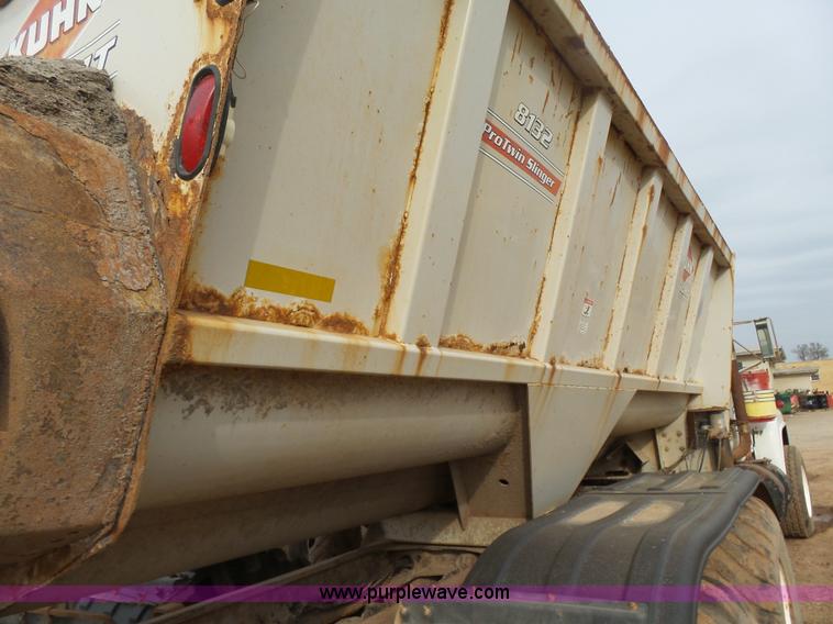 image for item L7264 1986 Mack R688ST manure spreader truck