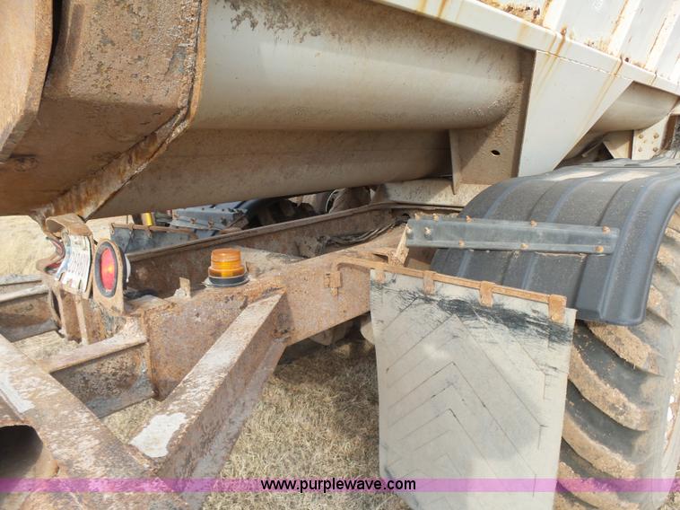 image for item L7264 1986 Mack R688ST manure spreader truck