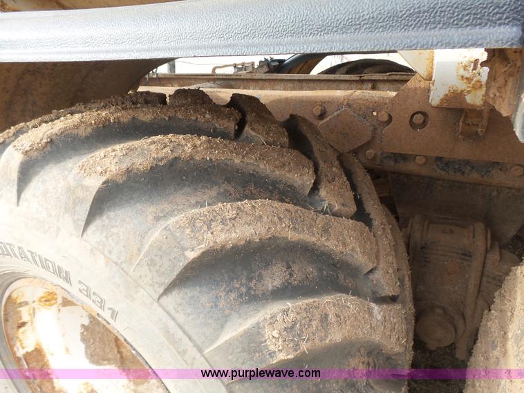 image for item L7264 1986 Mack R688ST manure spreader truck