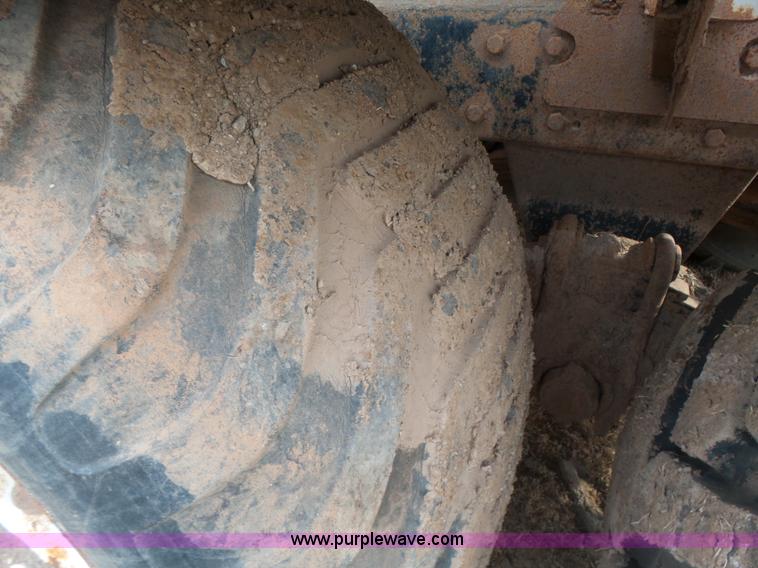 image for item L7264 1986 Mack R688ST manure spreader truck