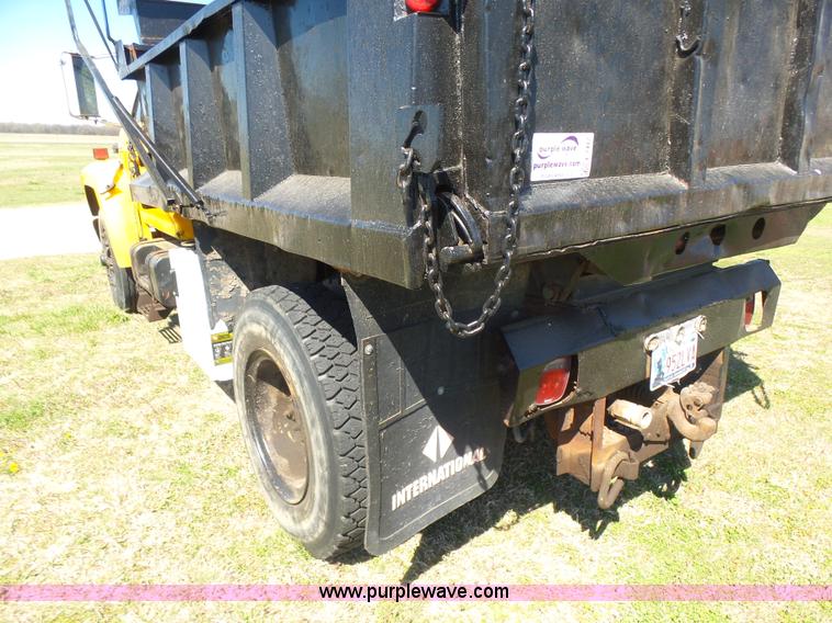 image for item L7417 1990 Ford F800 dump truck