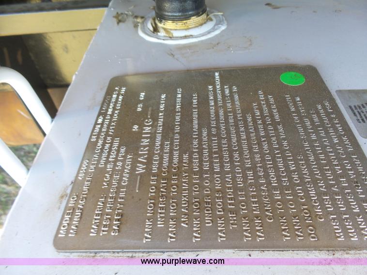 image for item L7417 1990 Ford F800 dump truck