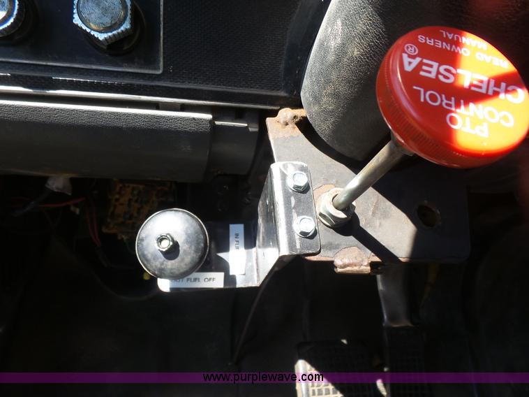 image for item L7417 1990 Ford F800 dump truck