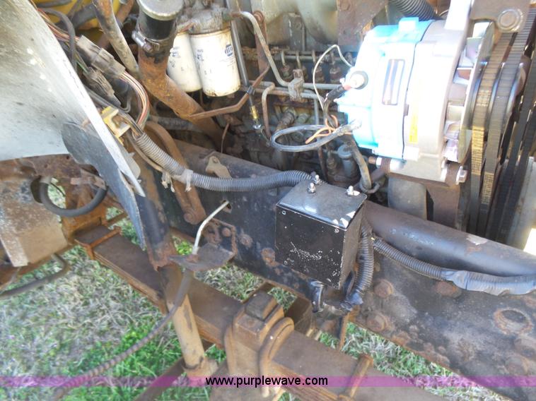 image for item L7417 1990 Ford F800 dump truck