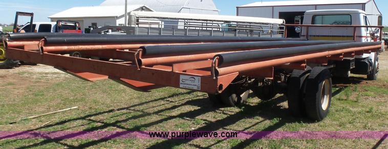 image for item L7424 1985 International S1900 Hay-Limo truck