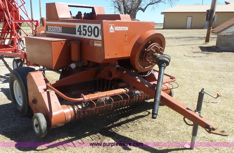 image for item L7425 Hesston 4590 inline small square baler