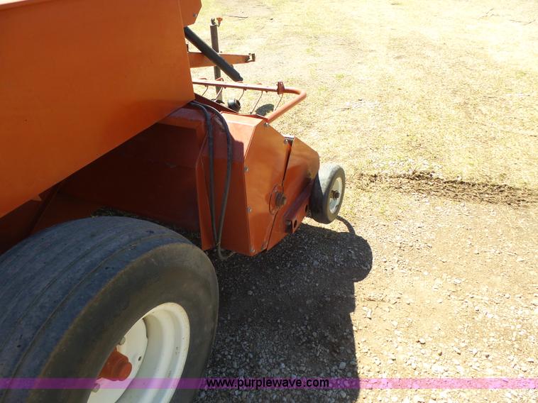 image for item L7425 Hesston 4590 inline small square baler
