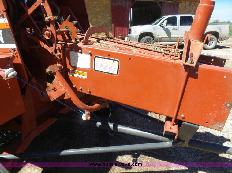 image for item L7425 Hesston 4590 inline small square baler