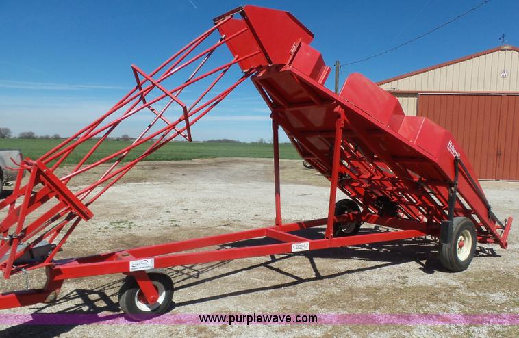 image for item L7426 Kuhn hay accumulator