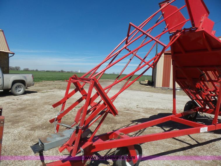 image for item L7426 Kuhn hay accumulator