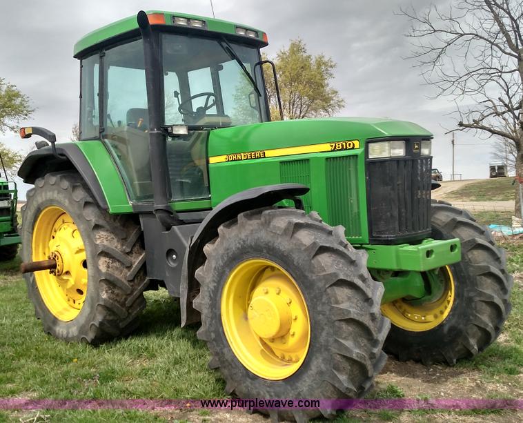 image for item L7451 2003 John Deere 7810 MFWD tractor