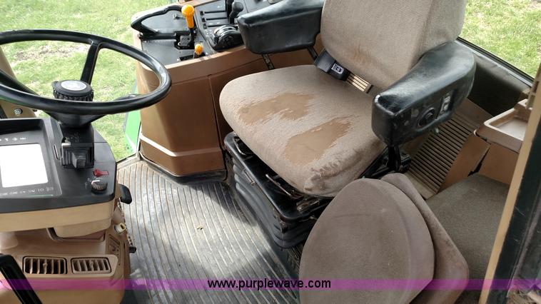 image for item L7451 2003 John Deere 7810 MFWD tractor