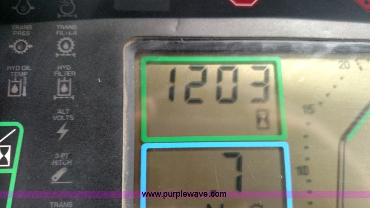 image for item L7451 2003 John Deere 7810 MFWD tractor