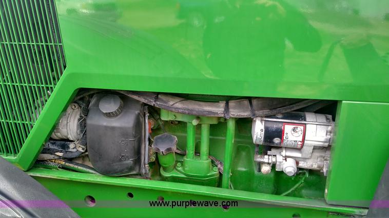 image for item L7451 2003 John Deere 7810 MFWD tractor