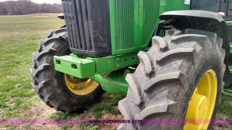 image for item L7451 2003 John Deere 7810 MFWD tractor