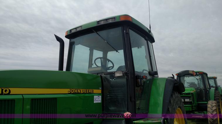 image for item L7451 2003 John Deere 7810 MFWD tractor