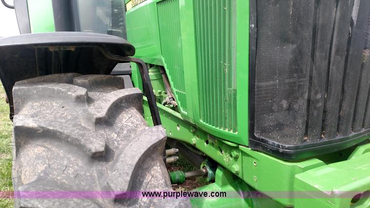 image for item L7451 2003 John Deere 7810 MFWD tractor