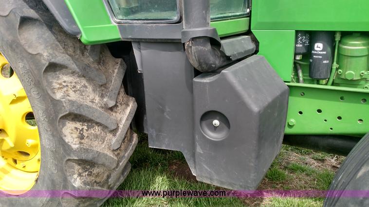 image for item L7451 2003 John Deere 7810 MFWD tractor