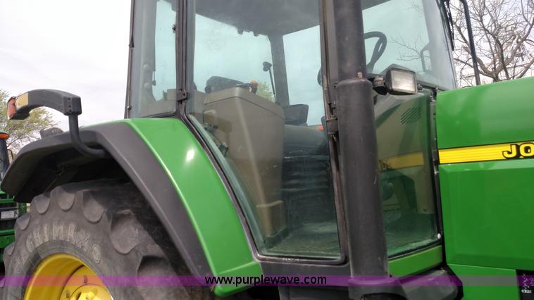 image for item L7451 2003 John Deere 7810 MFWD tractor